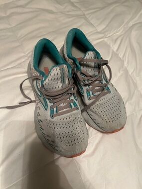 Brooks Women's Running Shoes - Light Gray with Teal and Orange Accents